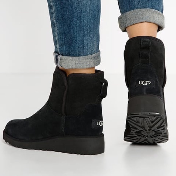 womens black short uggs